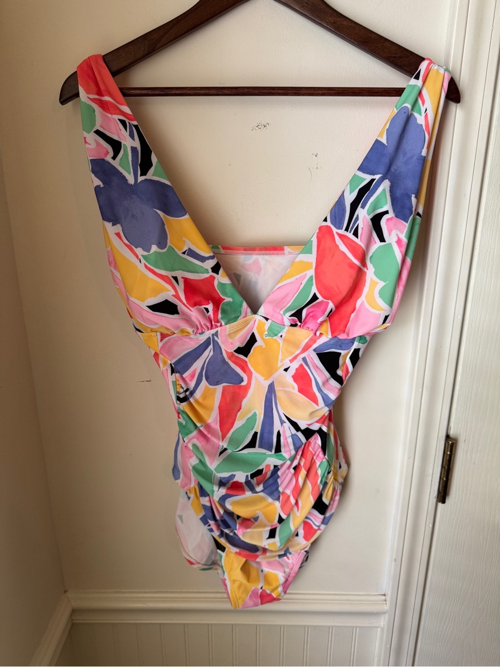 Women's Multicolor Floral V-Neck One-Piece Swimsuit